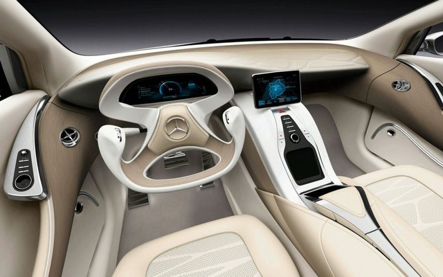 2010_mercedes_interior2.jpg