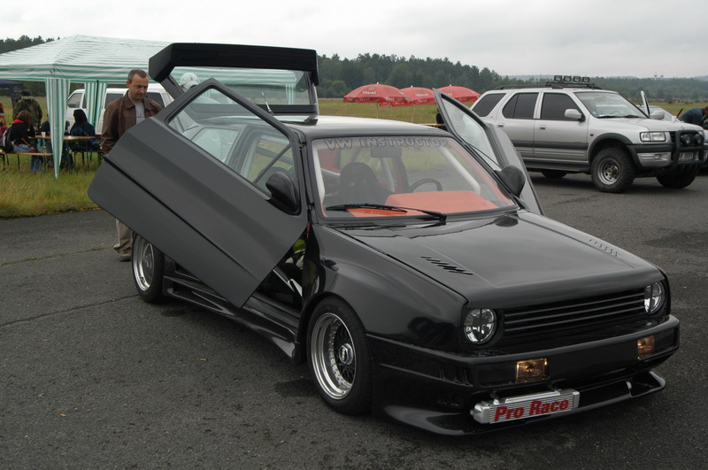 volkswagen-golf-1.jpg